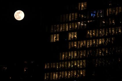 La Super Luna: le immagini suggestive dall'est della Francia  7