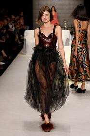 Mercedes-Benz Fashion Week: i look hot 1