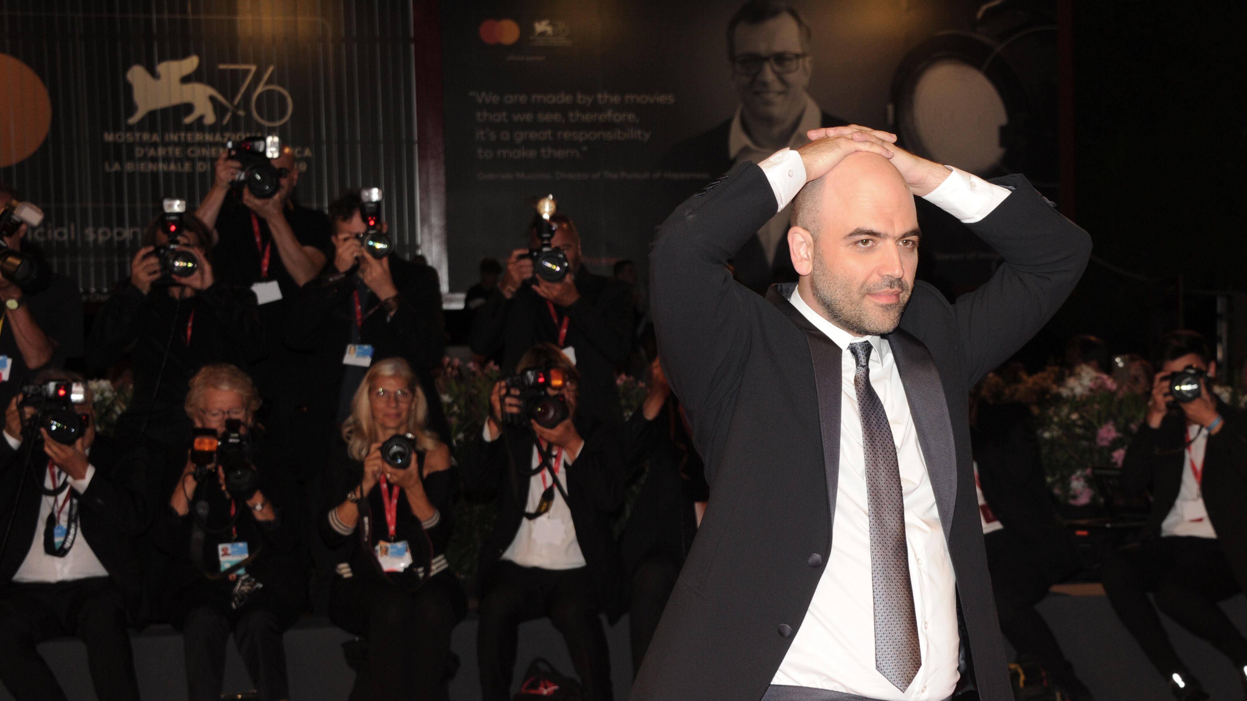 Saviano l'anti-italiano virale: "Strage colpa della Lombardia"