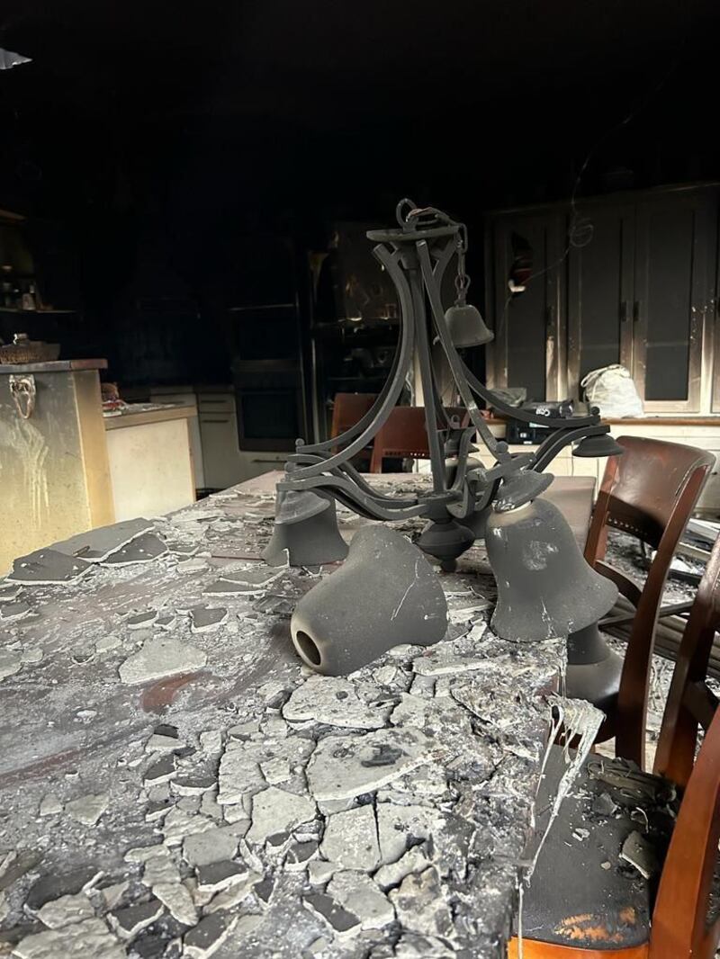 Una famiglia bruciata viva dai terroristi di Hamas nella sua casa a Kfar Aza 5