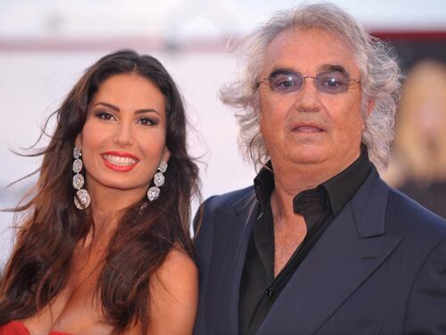 Elisabetta Gregoraci infastidita dai paparazzi: "Non pubblico foto con Briatore"