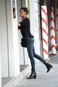Claudia Galanti sexy per le vie di Milano 9