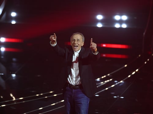Vecchioni, buio a San Siro