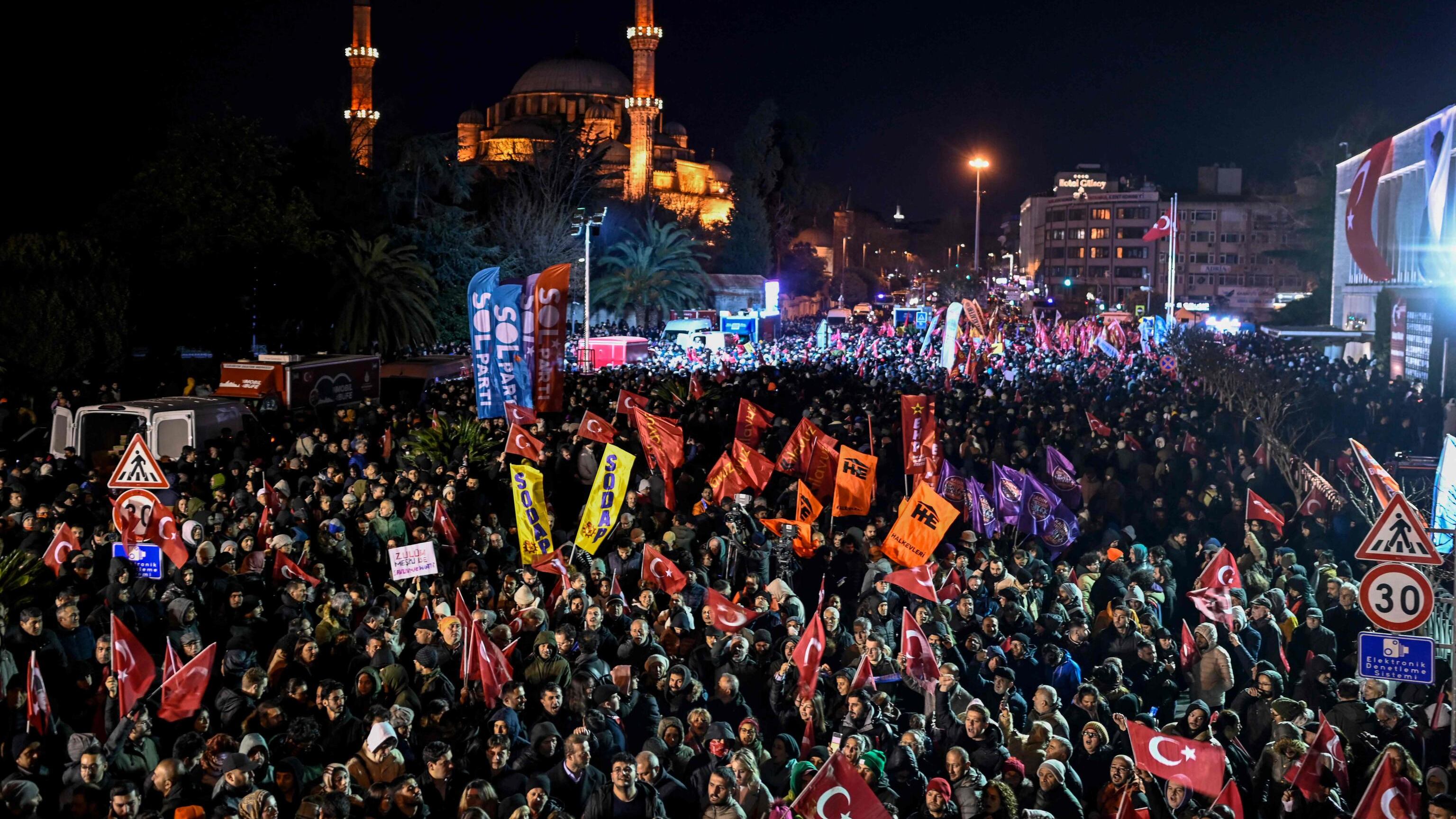 Arrestato Imamoglu: l'ira di Istanbul