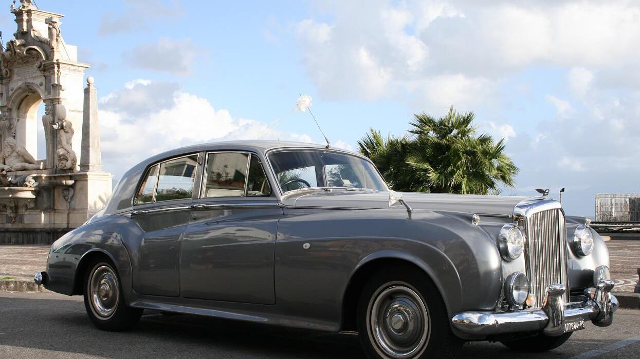 Auto d'epoca, è il caos tra rincari e nuove regole