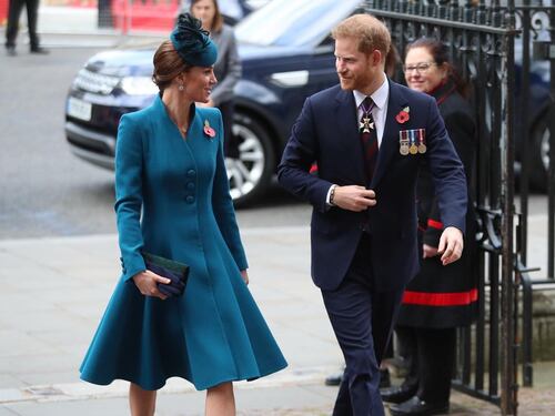 Ecco perché Kate Middleton deve camminare dietro al principe Harry