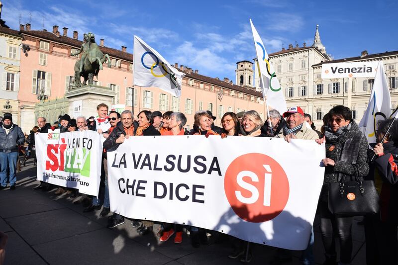 I Sì Tav in piazza a Torino: 30mila a favore dell'opera 4