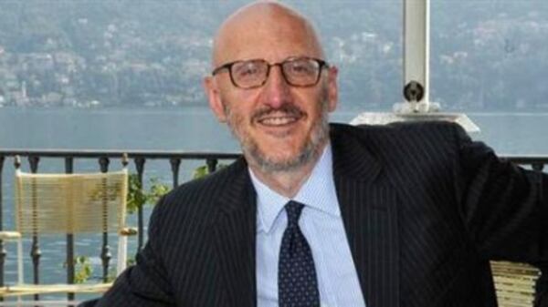 Caio su una poltrona per due Obiettivo: salvare Saipem