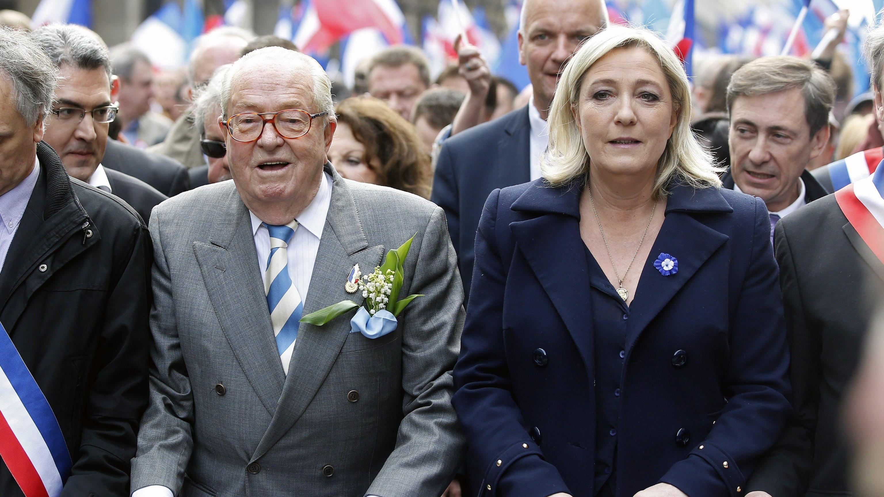 Battuta antisemita, Marine Le Pen contro il padre: "Errore politico"
