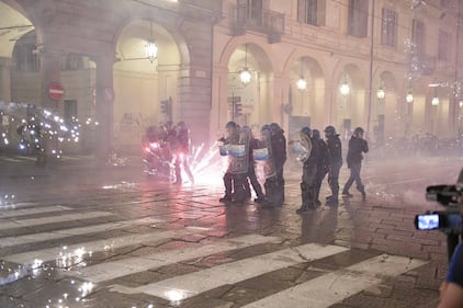 G7, guerriglia urbana a Torino 3