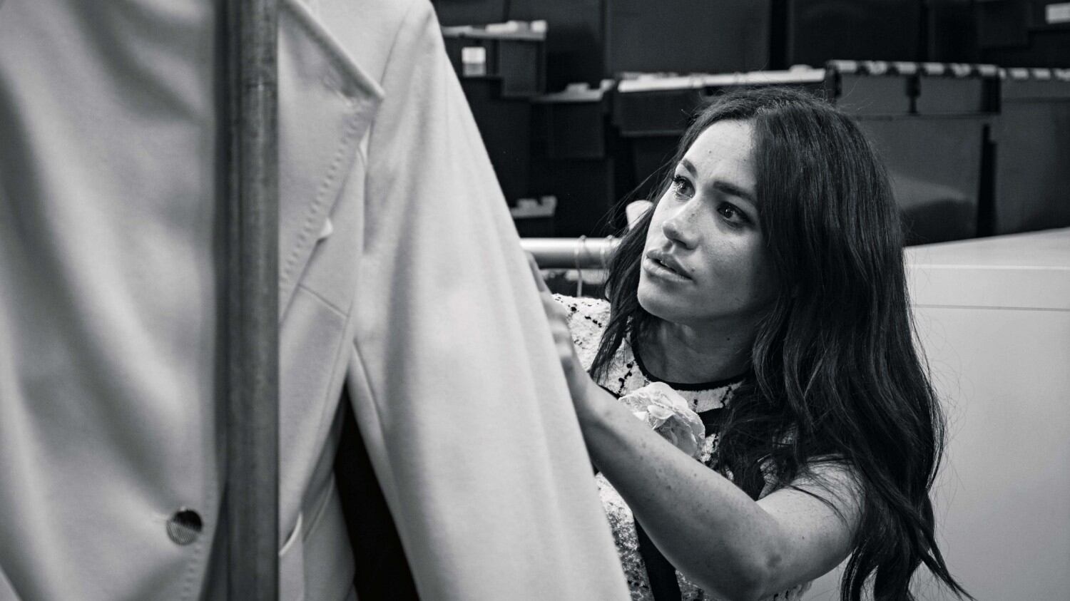 Meghan Markle, la polemica dopo Vogue: privilegiata fra i Royal?