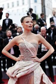 Natasha Poly, la supermodella russa a Cannes 2