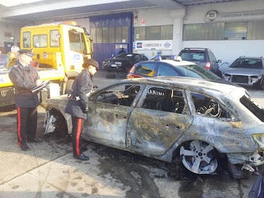 Due fori di proiettile ​sull'Audi gialla
