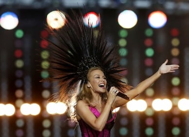 Kylie Minogue sexy in vista del Natale 23