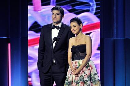 Ashton Kutcher e Mila Kunis sexy insieme 11