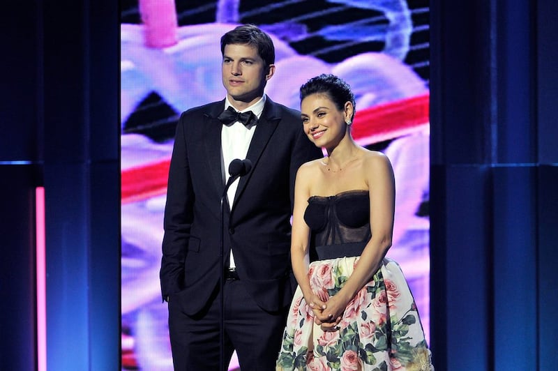 Ashton Kutcher e Mila Kunis sexy insieme 11