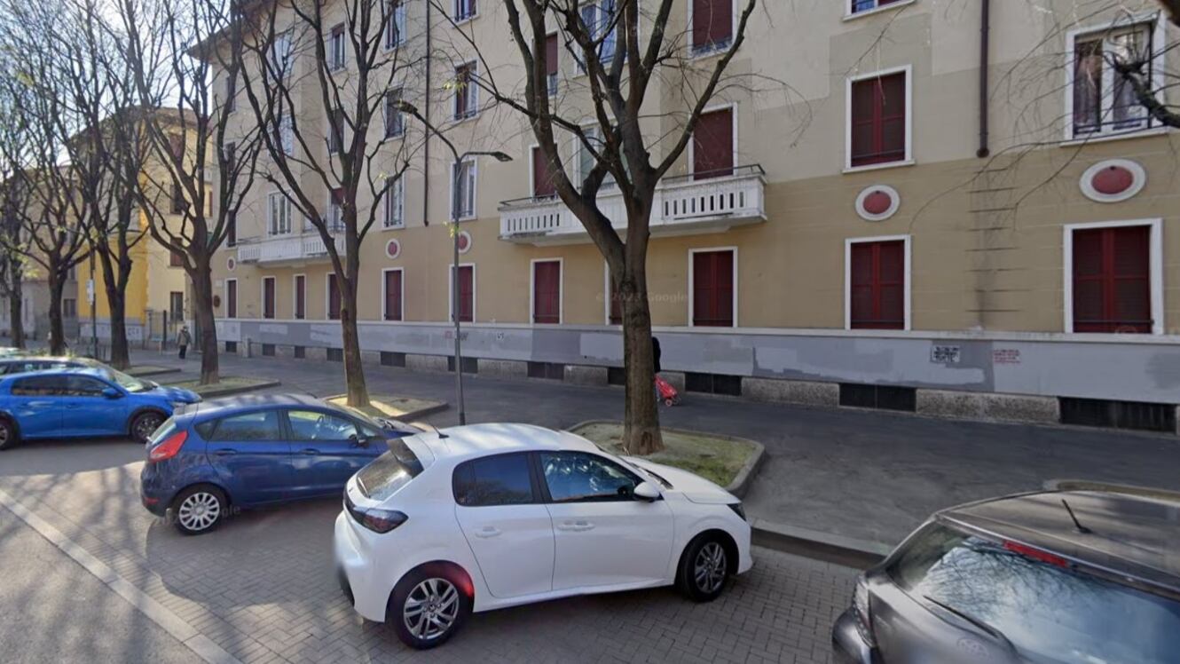 Paura a Milano, esplosione in un appartamento: gravissima una donna anziana