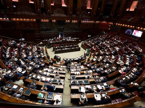 Porti, banche, Le Pen: botta e risposta tra Fi e Lega