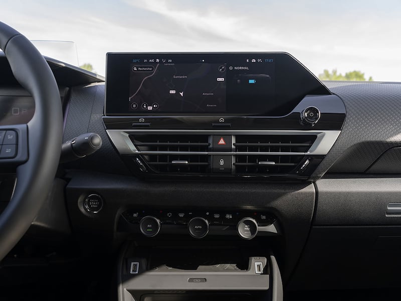 Citroen C4 X, le 10 cose da sapere