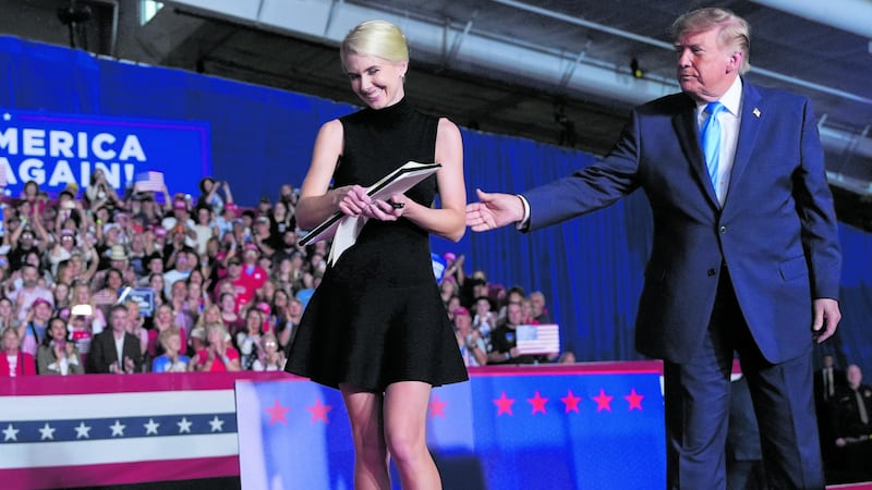 Trump da rimonta con spot e comizi. Il tour elettorale per evitare il crollo
