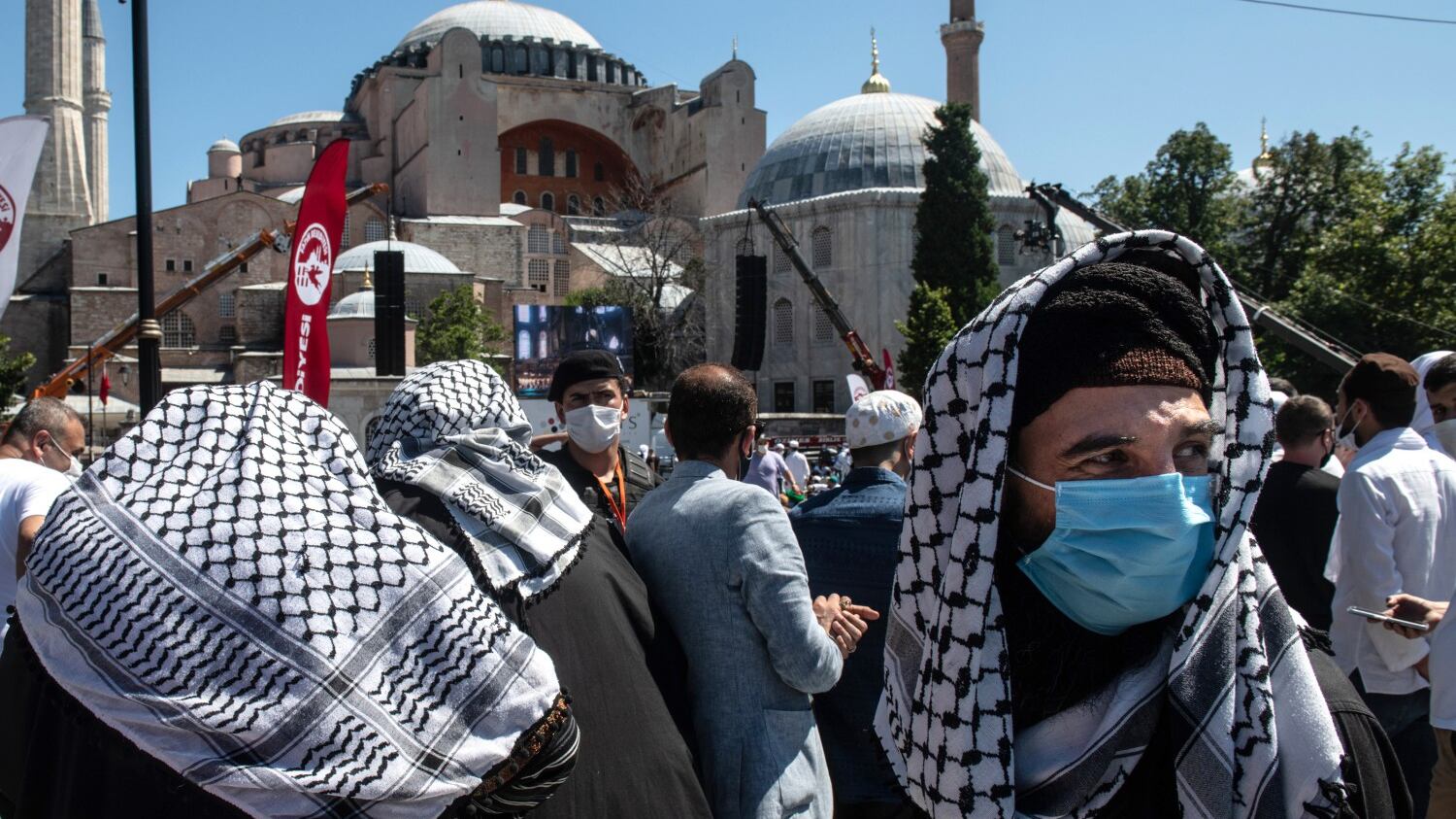 Santa Sofia ora è una moschea: migliaia in preghiera a Istanbul