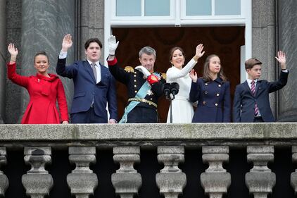 La regina Margrethe abdica. Sale al trono Re Frederik X 11