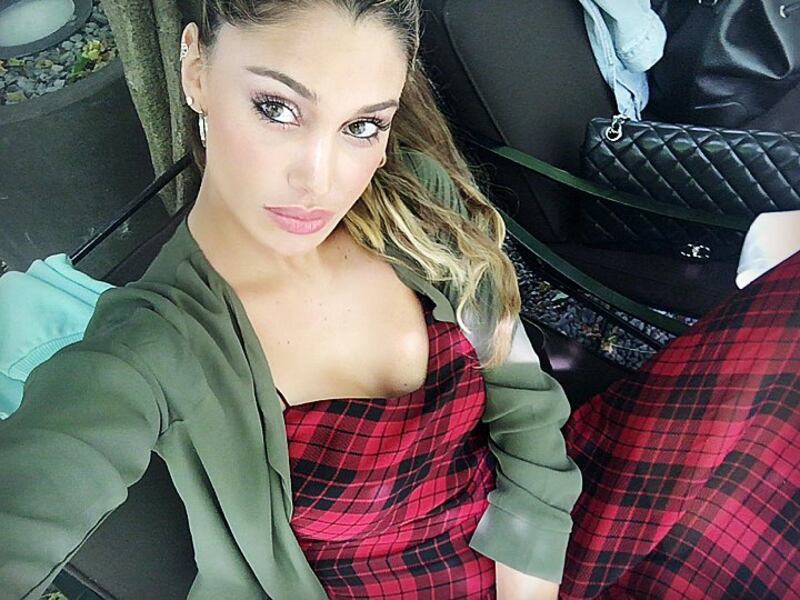 Belen Rodriguez, i selfie più sexy: foto 22
