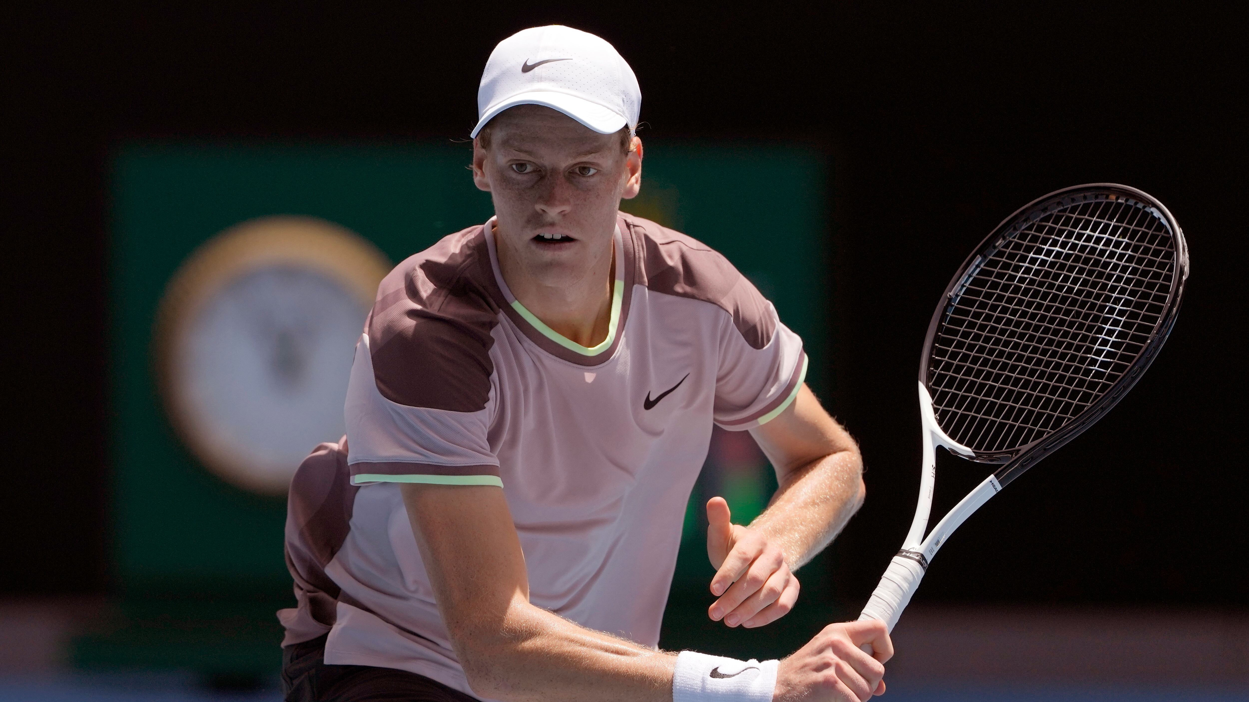 Australian Open, Sinner vince all'esordio e vola al secondo turno