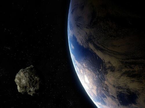 "Come una giraffa". L'asteroide sta per sfiorare la Terra: cosa aspettarsi