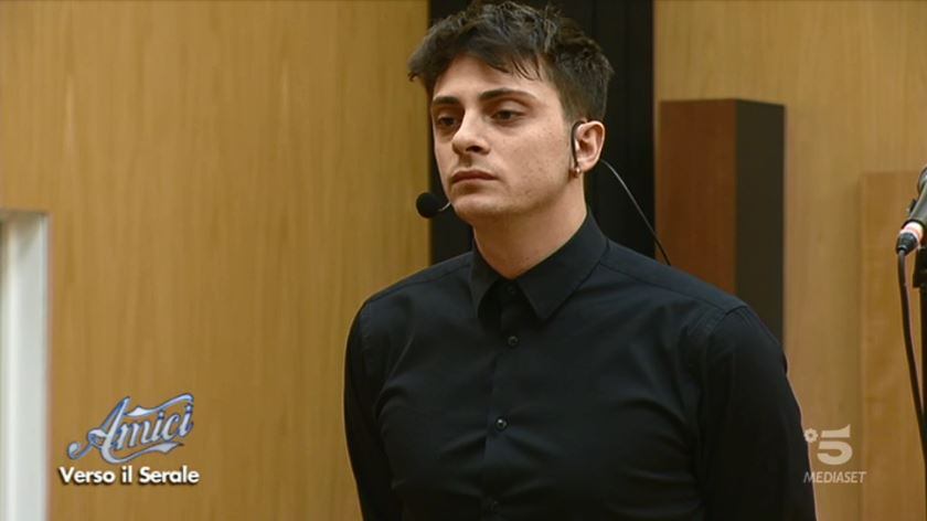 Amici 18, gli allievi inattivi sui social. Ed è giallo su Casillo
