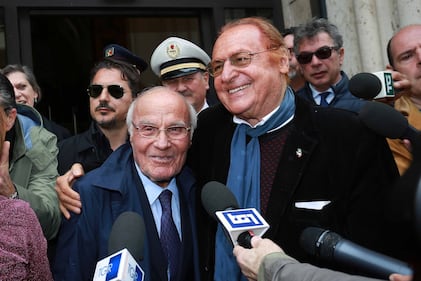 L'ultimo saluto a Gianni Boncompagni: la camera ardente è aperta al pubblico 12
