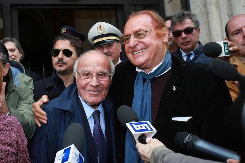 L'ultimo saluto a Gianni Boncompagni: la camera ardente è aperta al pubblico 12
