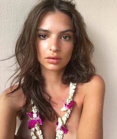 Emily Ratajokowski, quasi fuori di capezzolo 2