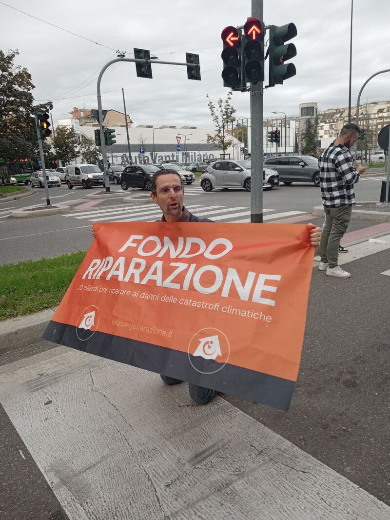A4 Torino-Milano bloccata dagli attivisti di Ultima Generazione: le immagini della manifestazione 3