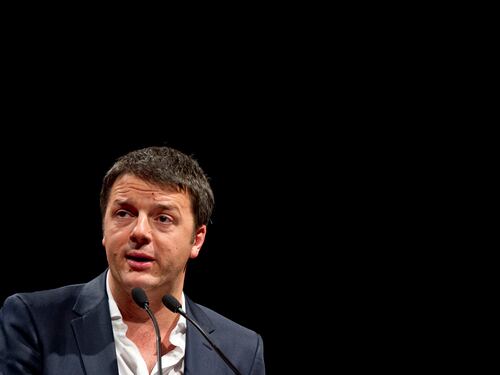Pensioni, Renzi bacchetta la Consulta e prende tempo