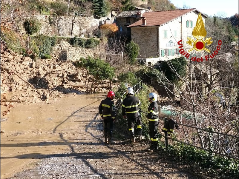 Frana devasta l'antico oratorio di Rezzo nell'Imperiese 7