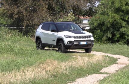 Jeep Compass 4XE, guarda tutte le foto della nostra prova 26
