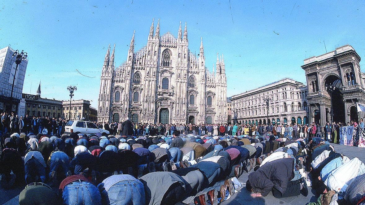 Maroni si schiera con Scola e apre le porte alla moschea