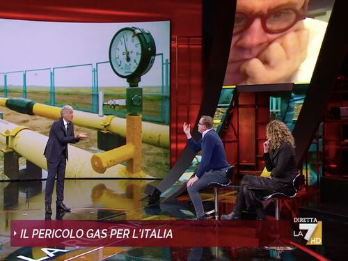 "Siete al governo", "Facciamo il teatrino?": Giletti è una furia col senatore