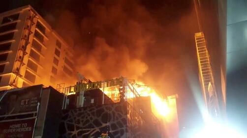 Incendio in un ristorante di Mumbai 9