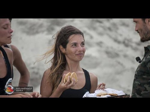 Melissa P: "Sui social sanno parlare solo dei miei brufoli"