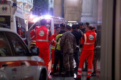 Milano, i soccorsi dopo l'aggressione in centrale 19