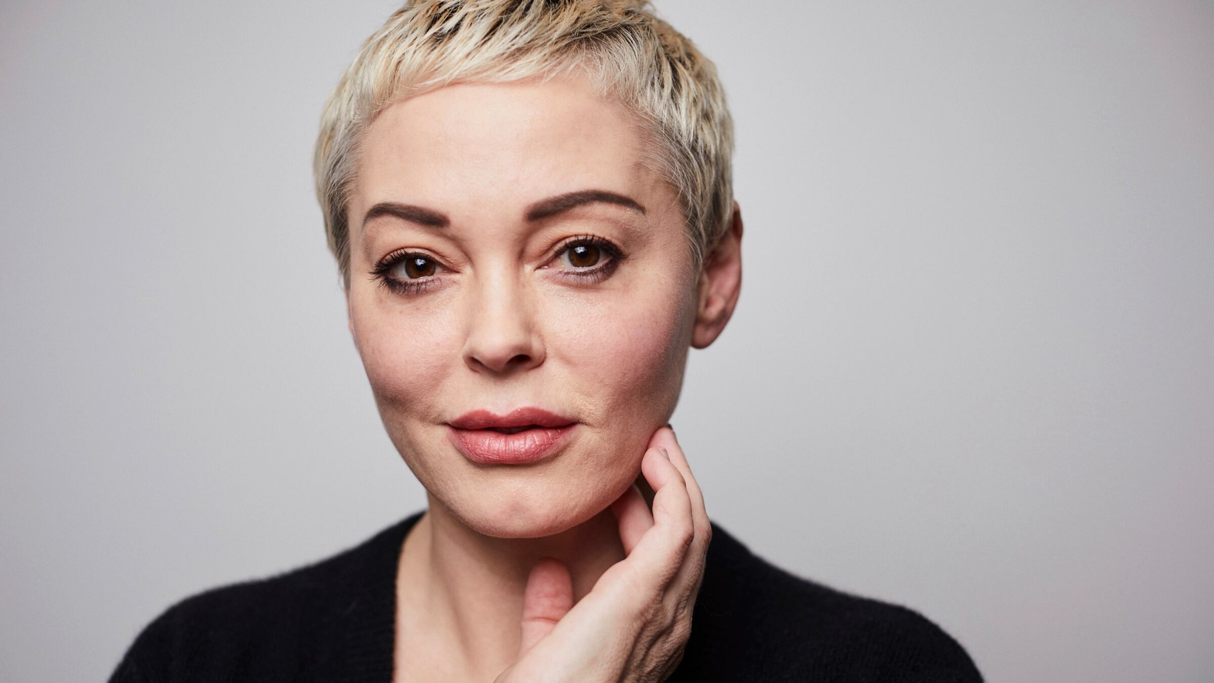 Rose McGowan contro Harvey Weinstein: "Il più grande stupratore della storia"