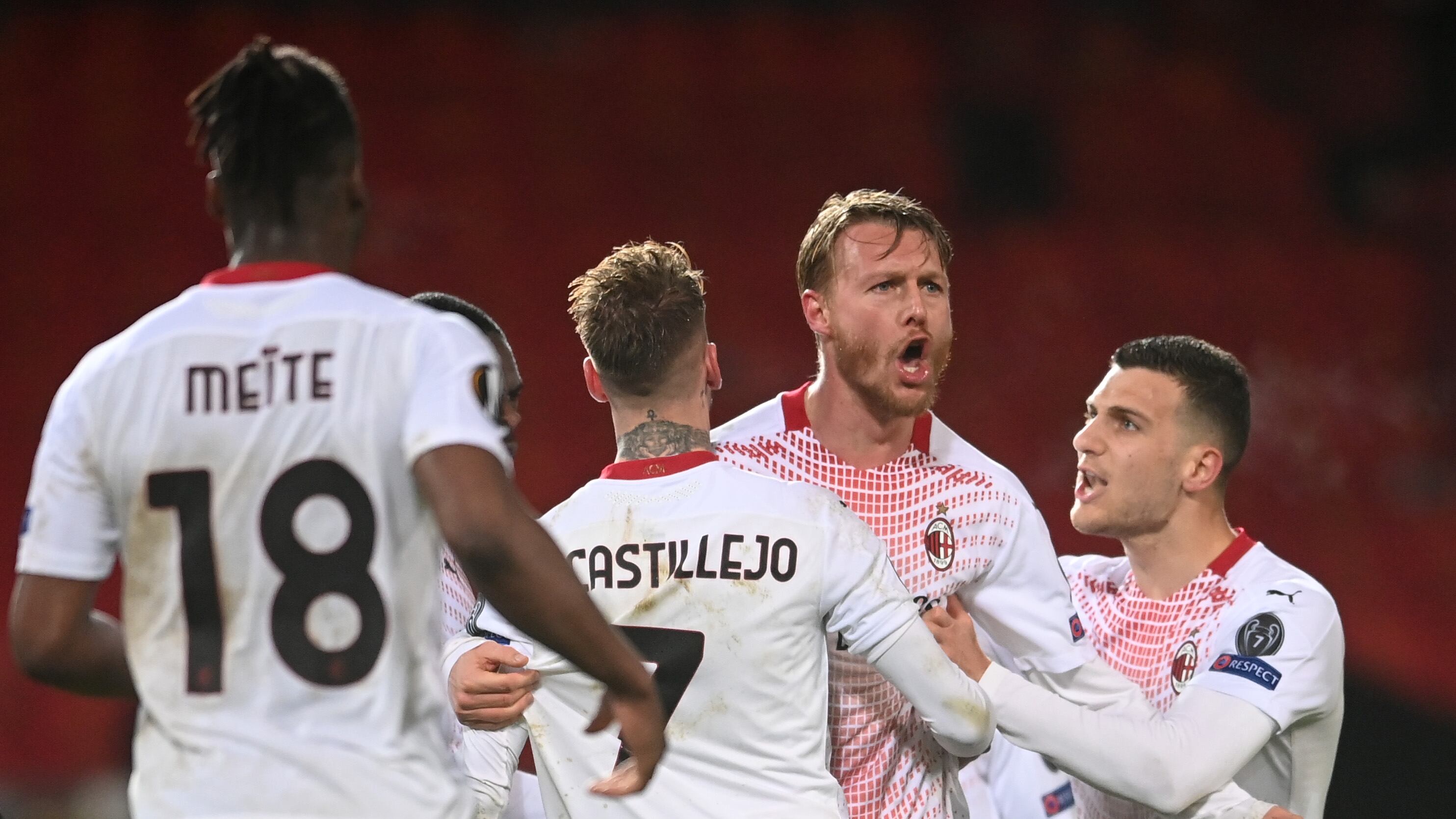 Il Milan non muore mai: 1-1 al '92 con lo United. Il Diavolo vede la qualificazione