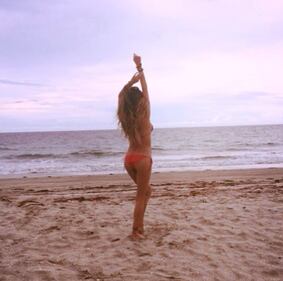 Belen in gran forma sulle spiagge brasiliane 2