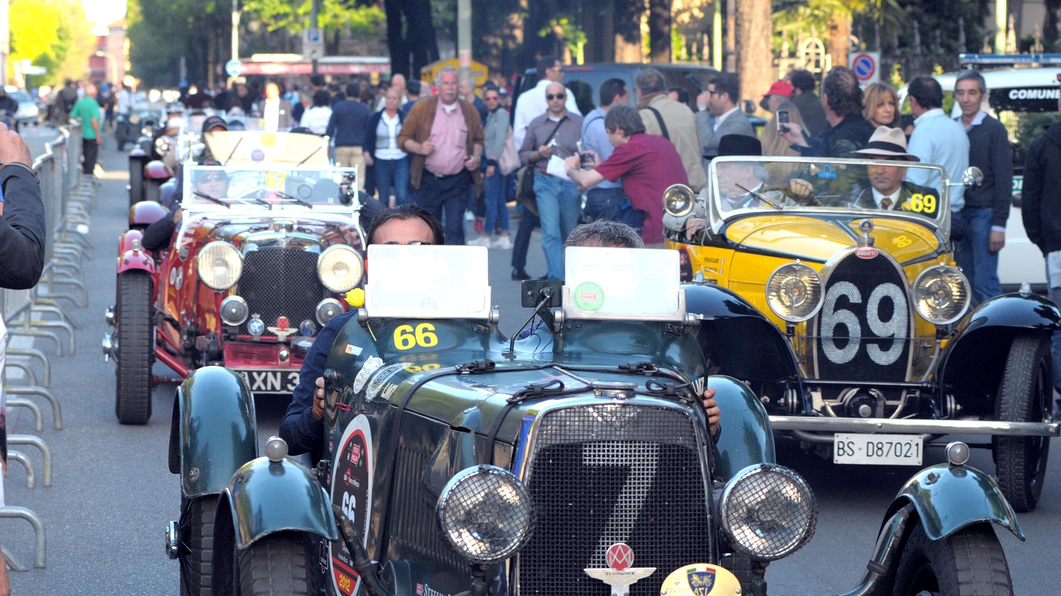 La Mille Miglia riaccende i motoriTradizioni Domani la partenza da BresciaDopo le polemiche via alla classicissima: 415 le auto in gara