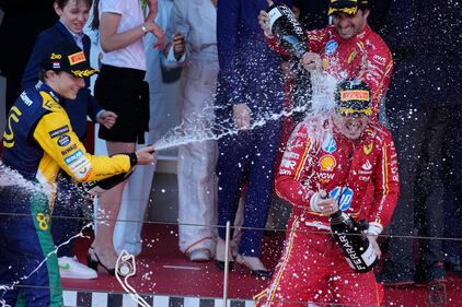 Leclerc trionfa per la prima volta in carriera nel Gp di Monaco: le immagini più belle della vittoria 16