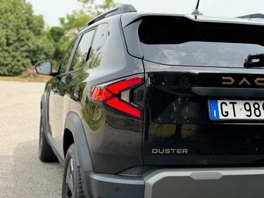 Dacia Duster 2024: guarda la gallery del SUV 4x4 mild-hybrid 7