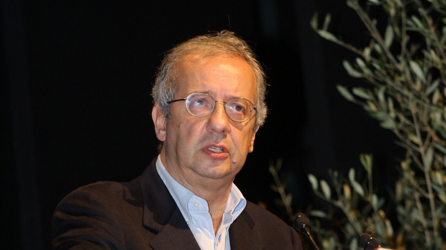 Veltroni: "Pd tra asilo Mariuccia e conte ugolino"