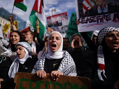 Come la guerra ad Hamas sta spaccando la sinistra in Europa e negli Stati Uniti